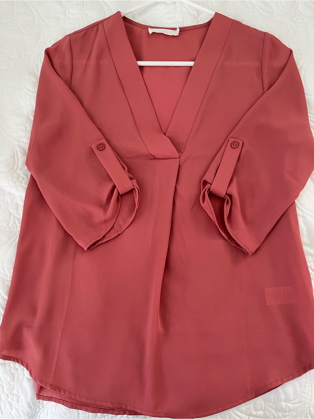 Lush Women’s V-Neck Blouse in Dusty Rose Size XS - Picture 5 of 11